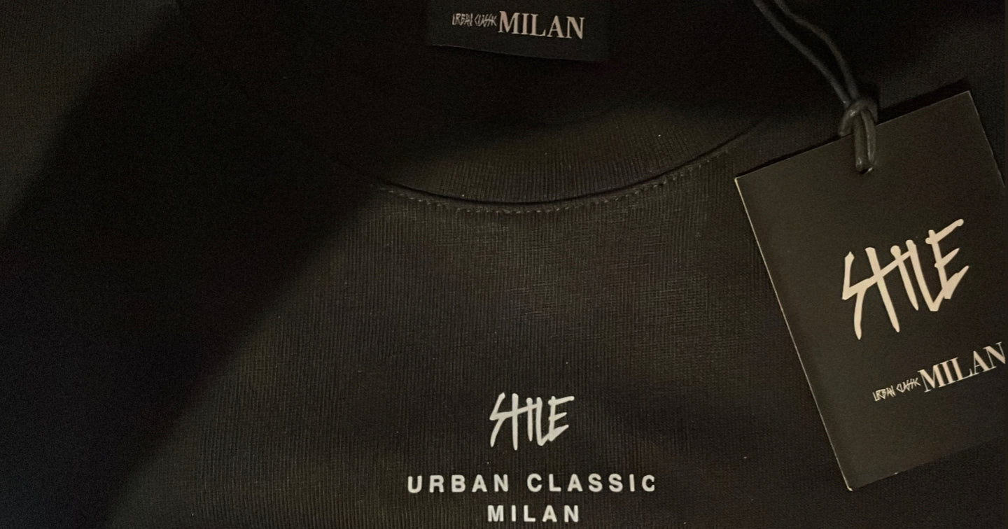 BLACK TEE STILE
