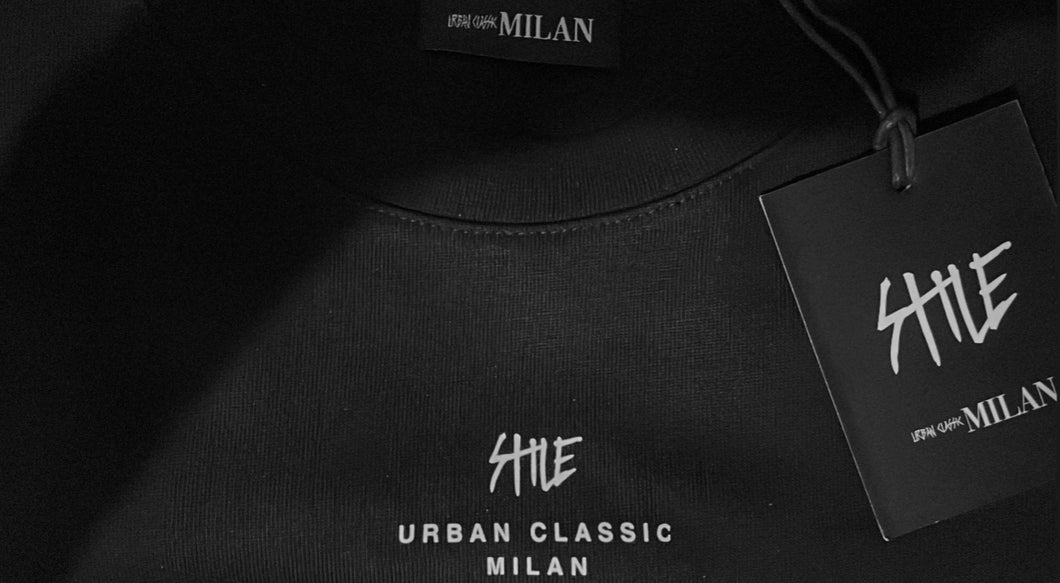 NEW BLACK TEE LOGO
